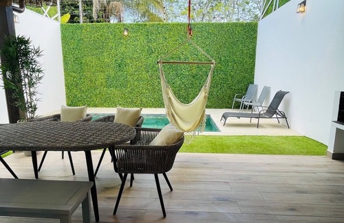 Playa Hermosa Haus | Casa Lapa Roja