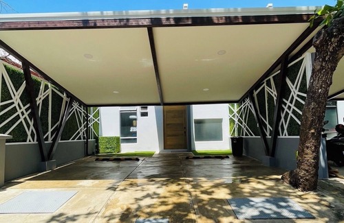 Playa Hermosa Haus | Casa Lapa Roja