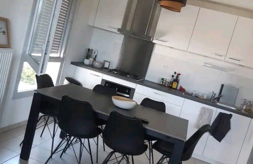 Decines-Charpieu Wohnung | Casa Lione - Appartement Moderne à Décines