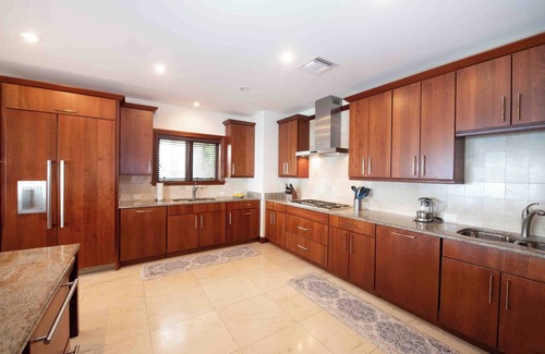 George Town Villa | Casa Luna 14: Gated Resort South of 7Mile Beach w/Beach Cove, Communal Pool, Heated Spa + Gym