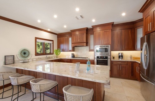 George Town Haus | Casa Luna 16: Luxe Resort South of Seven Mile Beach w/Pool, Heated Spa, & Beach Cove