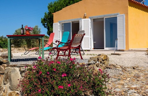 Fonte do Bispo Hütte | Casa Lynx, secluded hill top 2 bedroom getaway with pool and fenced garden