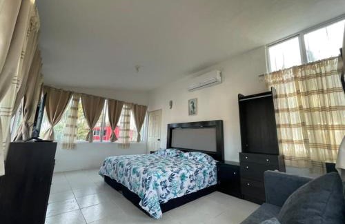 Perula Haus | Casa Margarita 3BR Private Home with Balcony