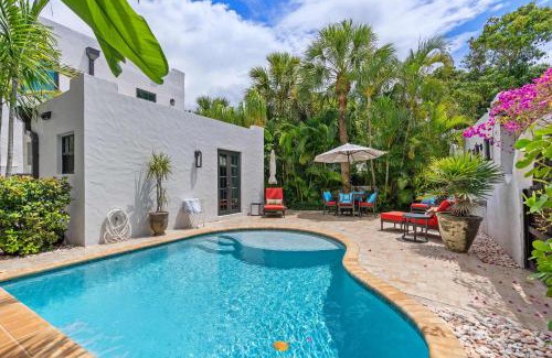 Sunshine Park Haus | Casa Michaeline - Escape to a Glamorous Spanish Pool Oasis