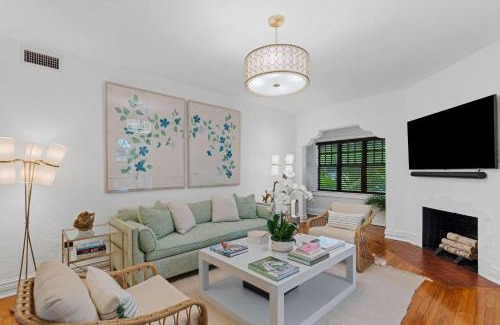 Sunshine Park Haus | Casa Michaeline - Escape to a Glamorous Spanish Pool Oasis