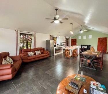 Puerto Jimenez Haus | Casa Miel Dulce Escapada en el Paraíso