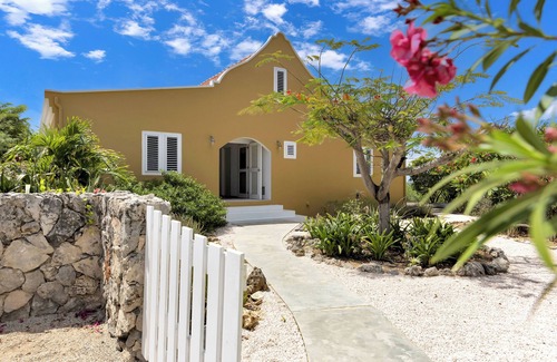 Sabadeco Villa | Casa Mira: Peaceful Private Oceanfront Sanctuary Surrounded by Nature