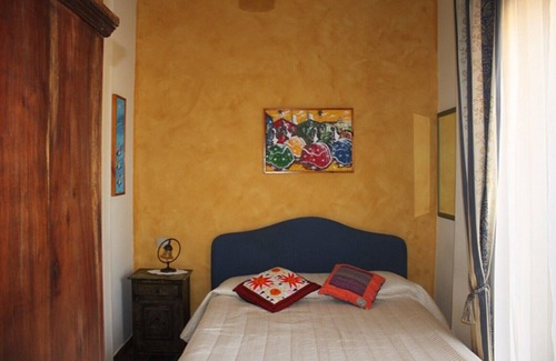 Chiaia Bed & Breakfast | B & B "Casa Miranapoli" "kleines Zimmer mit Terrasse"