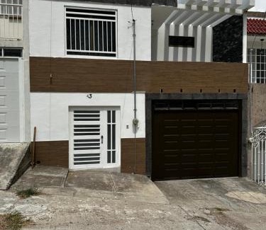 Jalostotitlan Wohnung | Casa muy cómoda de 2 pisos en zona muy tranquila