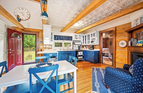 Baileys Harbor Haus | Casa North CASA Charming 2-bedroom house in enchanting Baileys Harbor