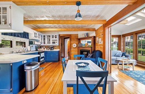 Baileys Harbor Haus | Casa North CASA Charming 2-bedroom house in enchanting Baileys Harbor