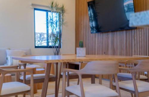 Colina del Sol Haus | Casa nueva a 3 min del Malecón!