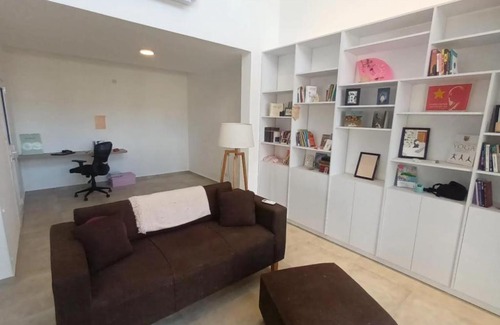 Santa Rosa Haus | Casa nueva estilo moderna, muy luminosa