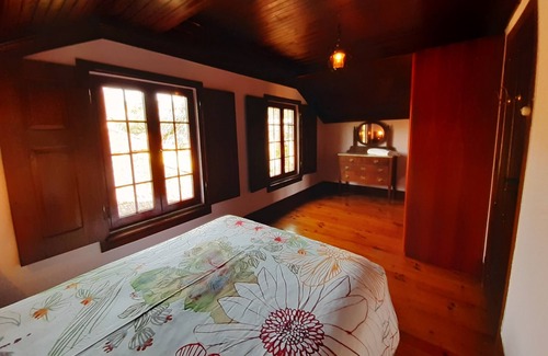 Tabua Haus | Casa num Jardim com Piscina no Lindo Centro Verde Perto do rio Alvo Comas Praias