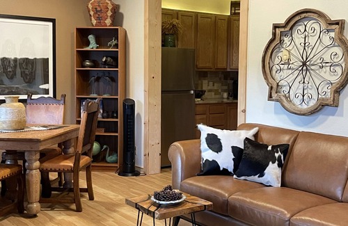 Placitas Haus | Casa Pajarito-Casita in Placitas