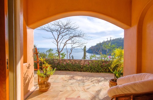 Zihuatanejo Haus | CASA PARAISO, Beyond Compare in Zihuat!