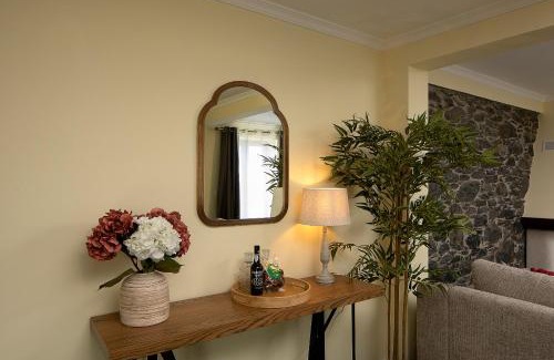 Prazeres Haus | Casa Pimenta in Fajã da Ovelha