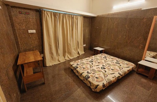 Adyar Haus | Casa pinto Valencia