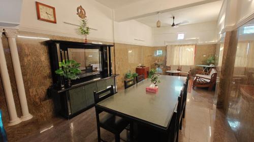 Adyar Haus | Casa pinto Valencia
