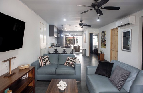Barrio Santa Lucia Haus | Casa Plata | 1 Block away: Clubs, Restos & Beach