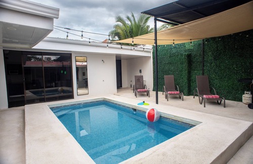 Barrio Santa Lucia Haus | Casa Plata | 1 Block away: Clubs, Restos & Beach