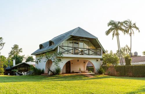 Posadas Haus | " Casa quinta "San Bernardo" Con Pileta y amplio jardín