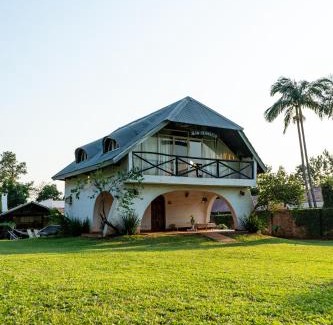 Posadas Haus | " Casa quinta "San Bernardo" Con Pileta y amplio jardín