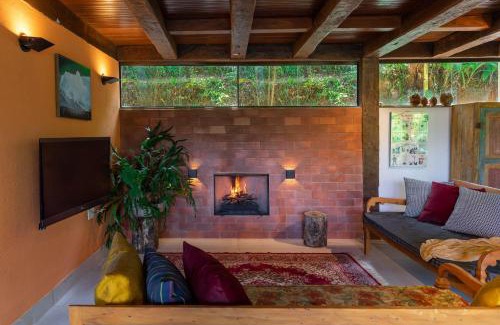 Sao Sebastiao das Aguas Claras Villa | Casa Raul Macacos