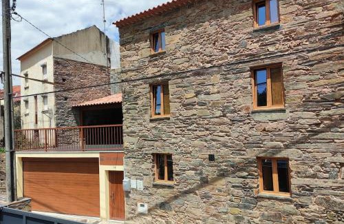 Proenca-a-Nova Haus | Casa Resineiro com Garagem e Terraço
