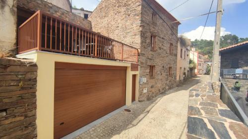 Proenca-a-Nova Haus | Casa Resineiro com Garagem e Terraço