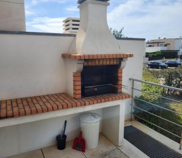 Monte Raposo Haus | Casa Rogel by Armação de Pêra with Heated Pool and Games Room