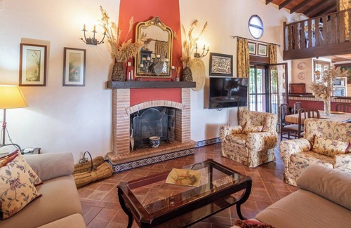 Villamartin Villa | Casa Rural Las Colmenillas Villamartín by Ruralidays