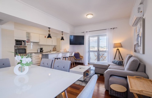 Ponta Delgada Eigentumswohnung | Casa Soleil In the Best location on the Island | Stunning Ocean and City Views!