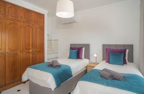 Almancil Haus | Casa SP- Villa with heated pool near Vilamoura, Vale do Lobo
