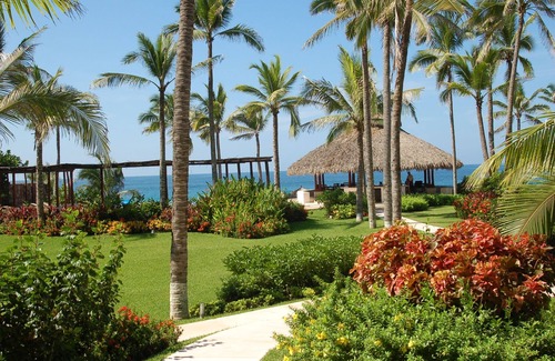 Ixtapa Eigentumswohnung | Amara Beachfront Penthouse mit großer privater Dachterrasse