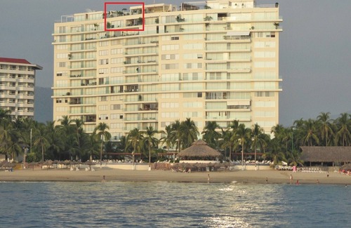 Ixtapa Eigentumswohnung | Amara Beachfront Penthouse mit großer privater Dachterrasse