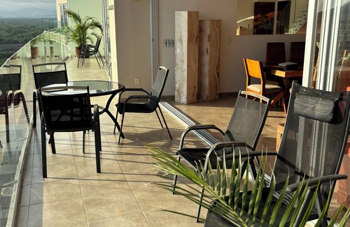 Ixtapa Eigentumswohnung | Amara Beachfront Penthouse mit großer privater Dachterrasse