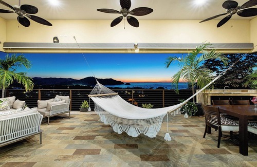 Coco Haus | Solar Hot tub, Walk to Beach, Daily Housekeeping Included