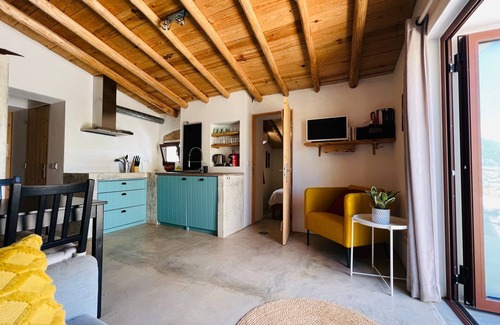 Fonte do Bispo Haus | 'Casa Velha' with large private terrace, barbecue and (shared) swimming pool.