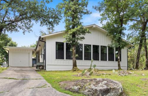 Eufaula Haus | Casa Verde, Updated Home with 3 Beds, 1.5 Baths, Sleeps 6