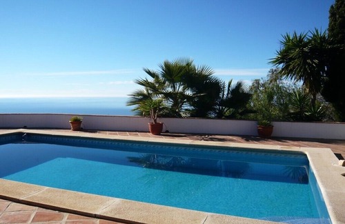 Sayalonga Villa | Casa Vista al Mar mit atemberaubenden Blick auf Mittelmeer und Berge