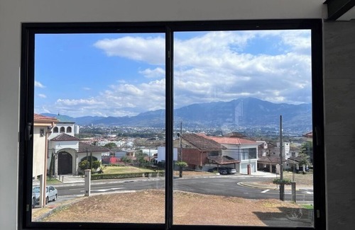 Heredia Haus | Casa13: Experience the joy of living in this delightful 3 bedroom house