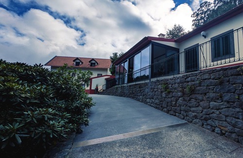 Camacha Haus | Casas de Pedra - Genießen Sie eine ländliche Atmosphäre mit allen Einrichtungen eines Hotels.
