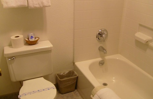 Lebanon Hotel | Cascade City Center Motel