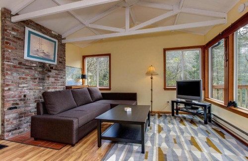 Otis Haus | Cascade Head Salmon River Getaway