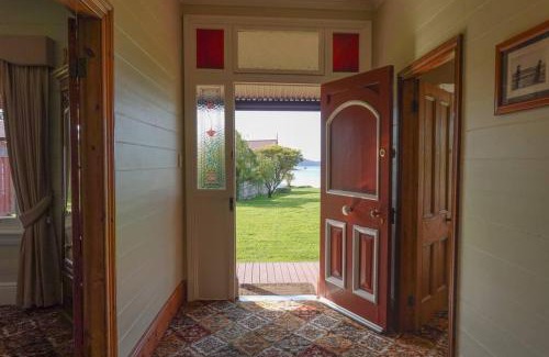 Dunalley Haus | Casilda House-Central Waterfront