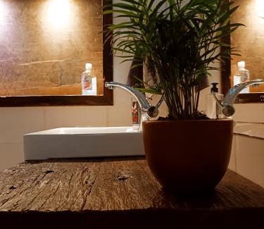 Rio Acima Haus | Casinha aconchegante em meio a natureza