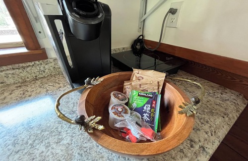 West Glacier Kabine | Casita 1, Tiny Home in Wood Area, 1 Mile From Glacier Entrance- 2 Guests