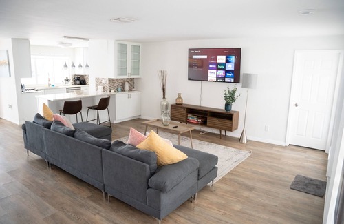 Sunrise Villa | ☀️Casita bonita 🏖 Villa with 4beds/3 bath and HEATED pool 🌴🔥