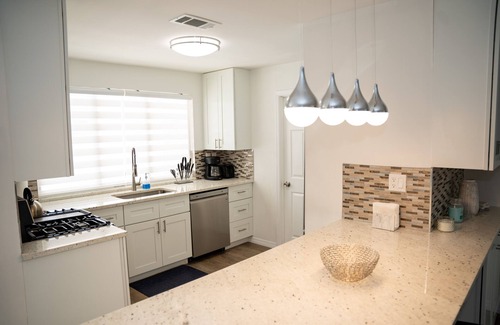 Sunrise Villa | ☀️Casita bonita 🏖 Villa with 4beds/3 bath and HEATED pool 🌴🔥